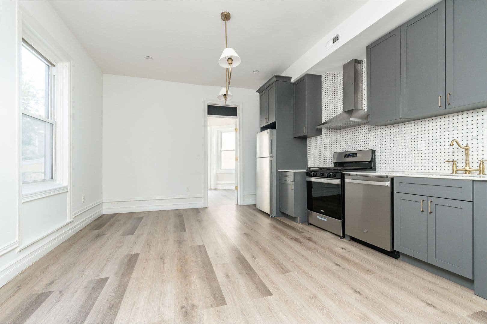 Philadelphia Apartment: 999 N 15th St