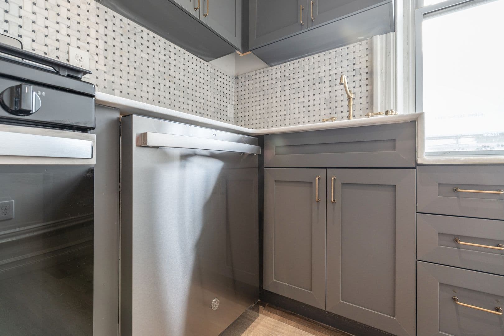 Philadelphia Apartment: 999 N 15th St