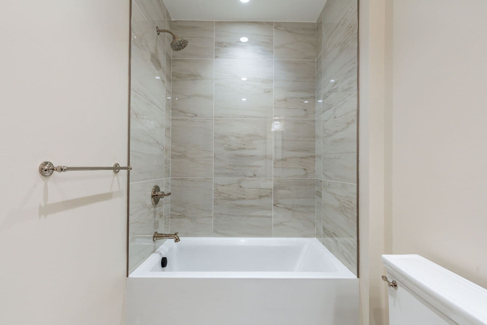 Philadelphia Apartment: 814 North Broad Street