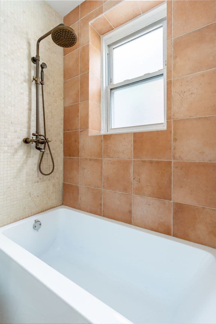 Philadelphia Apartment: 999 N 15th St