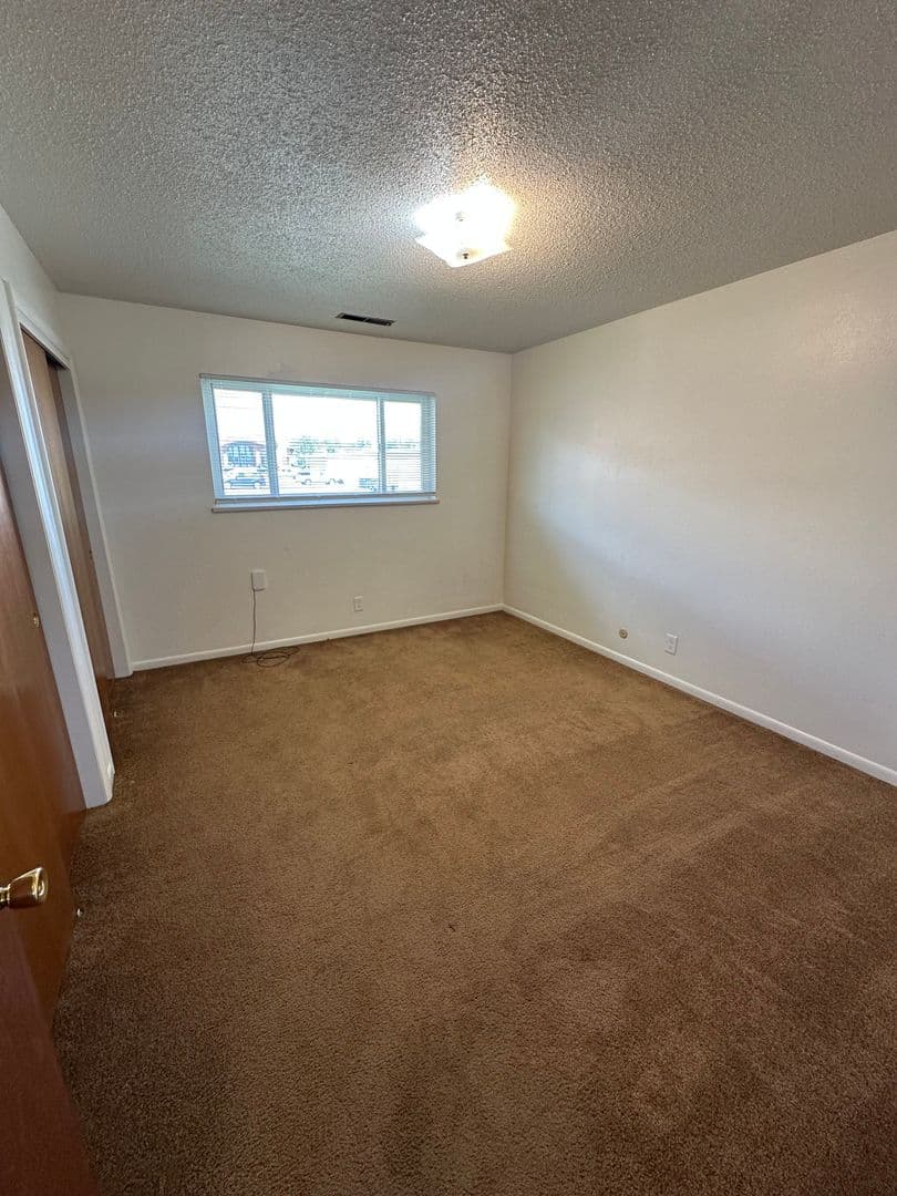 Cheyenne Apartment: 601 Shoshoni St