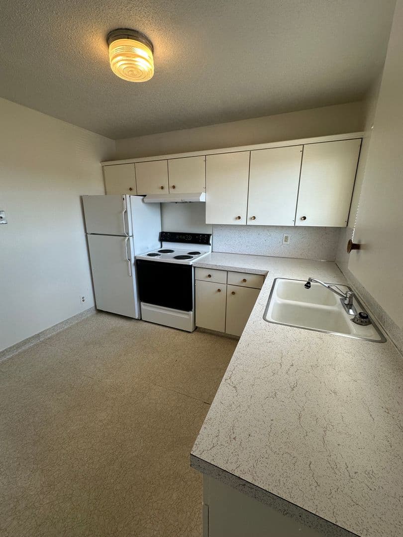 Cheyenne Apartment: 601 Shoshoni St