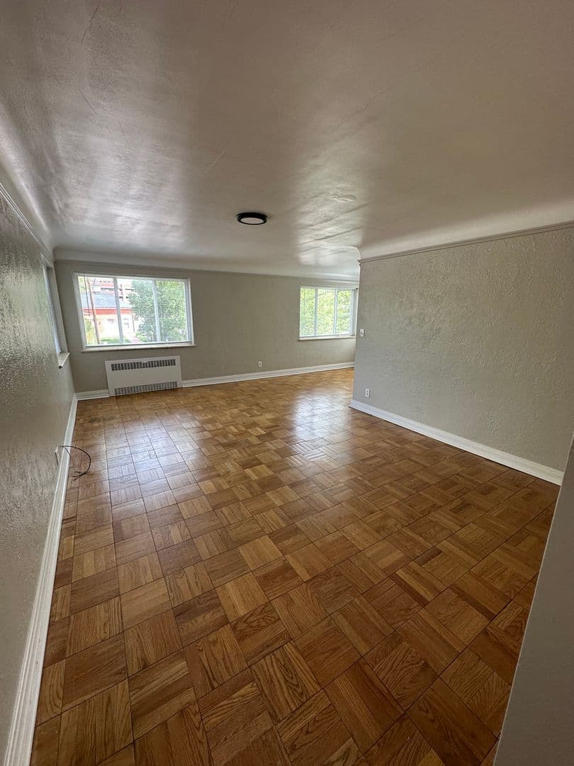 Cheyenne Apartment: 301 E 21st St