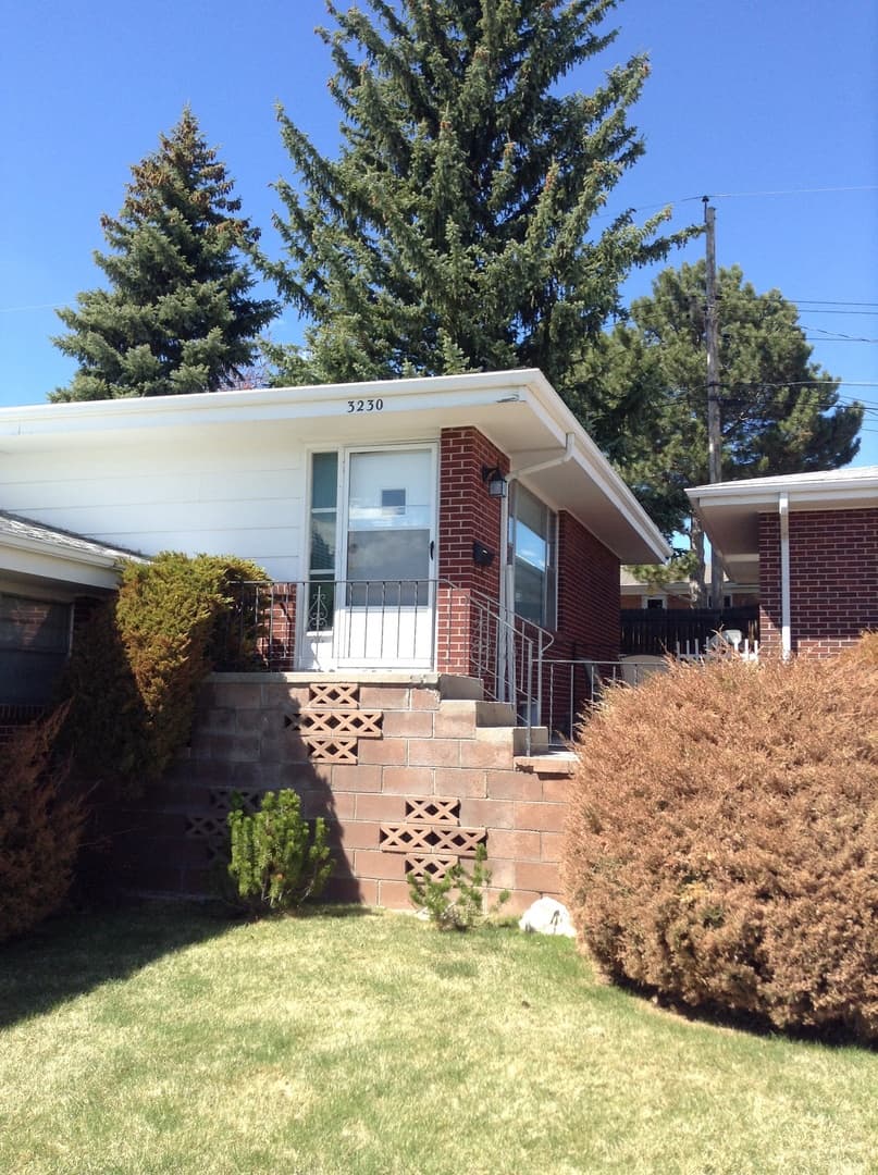 Cheyenne Apartment: 3228 & 3230 Old Faithful Road