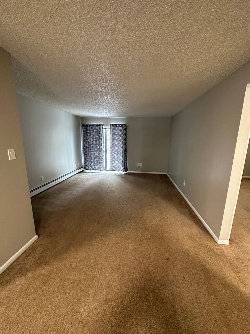 Cheyenne Apartment: 4809 E 13th St
