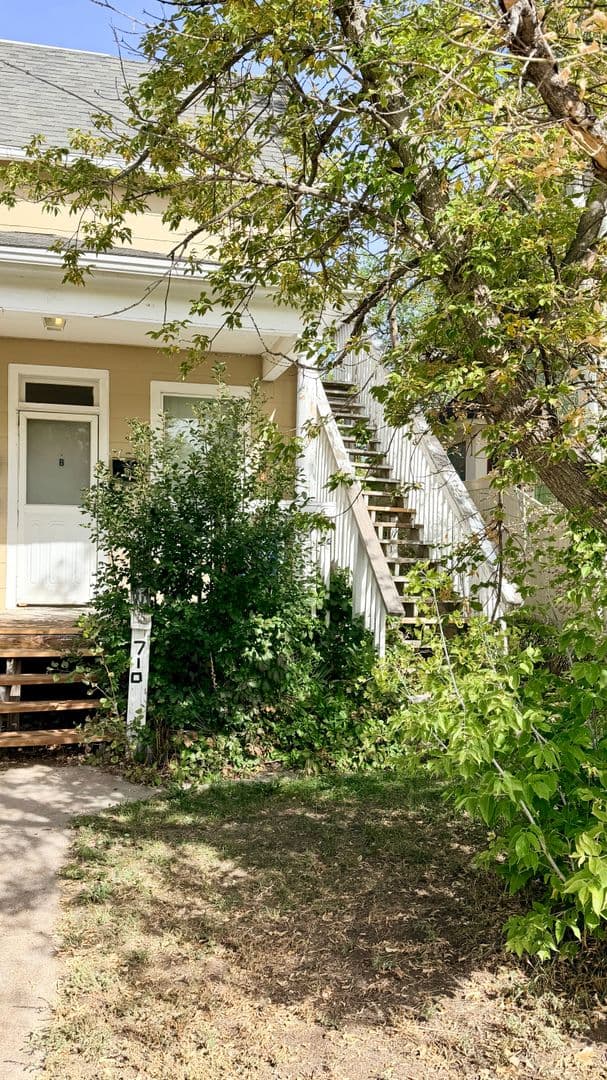 Cheyenne Apartment: 710 E 20th St