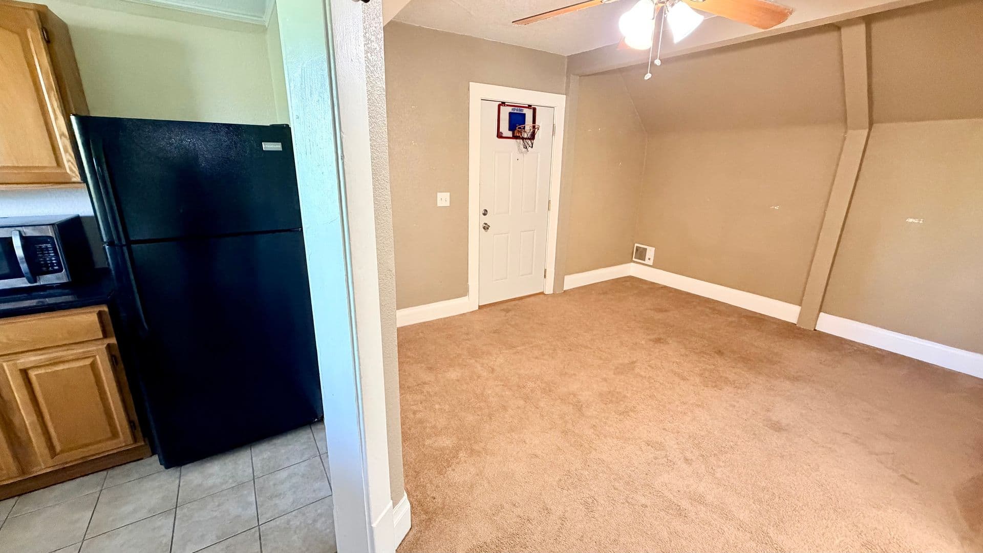 Cheyenne Apartment: 710 E 20th St