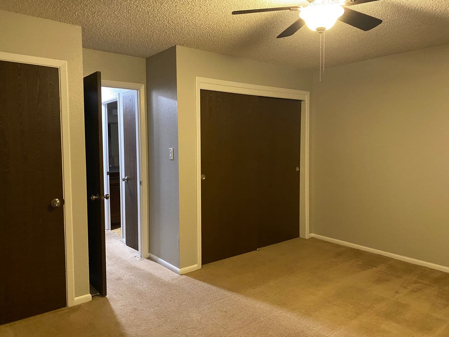 Cheyenne Apartment: 4715 E 13th St