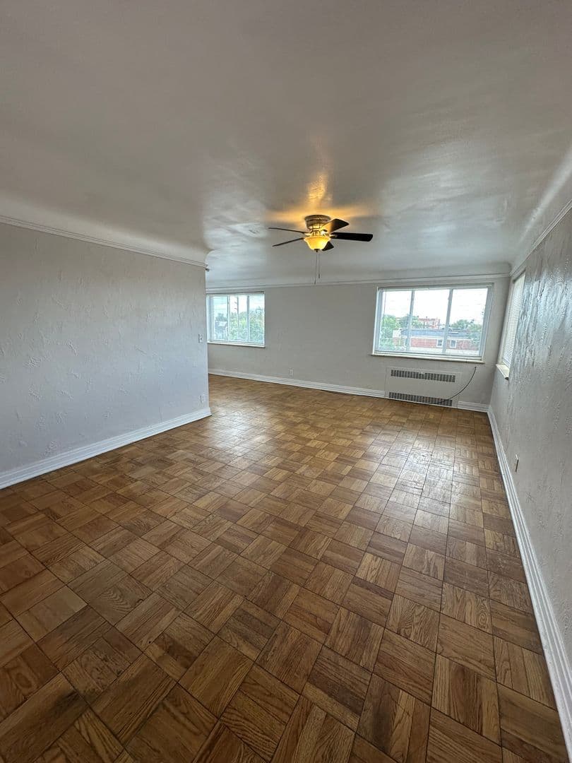 Cheyenne Apartment: 301 E 21st St