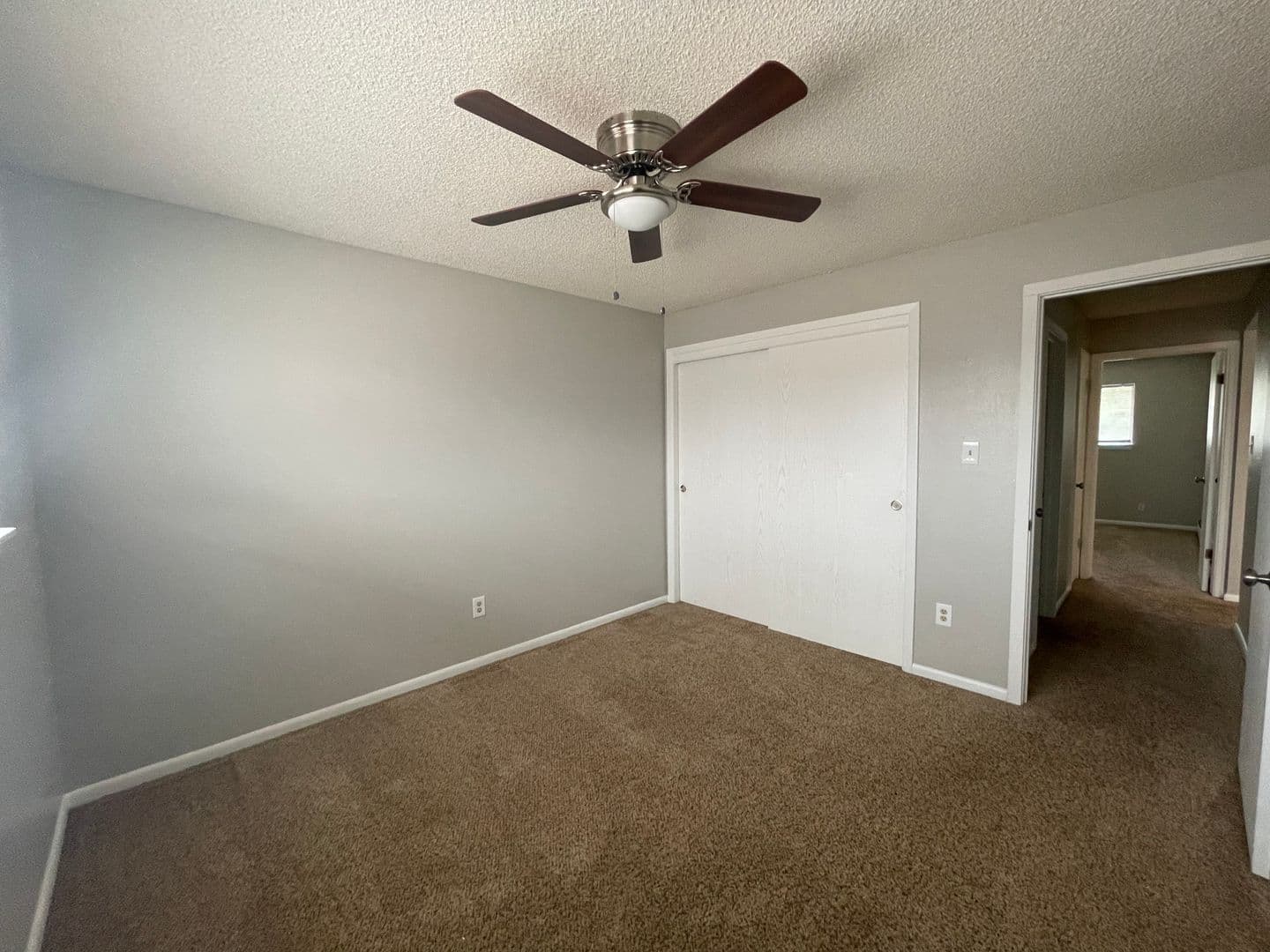 Cheyenne Apartment: 4809 E 13th St
