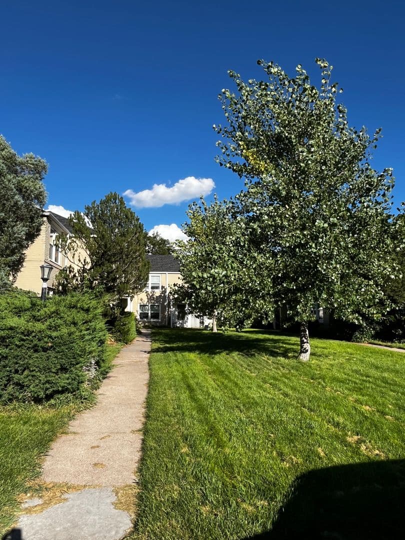Cheyenne House: 3571 Hynds Blvd