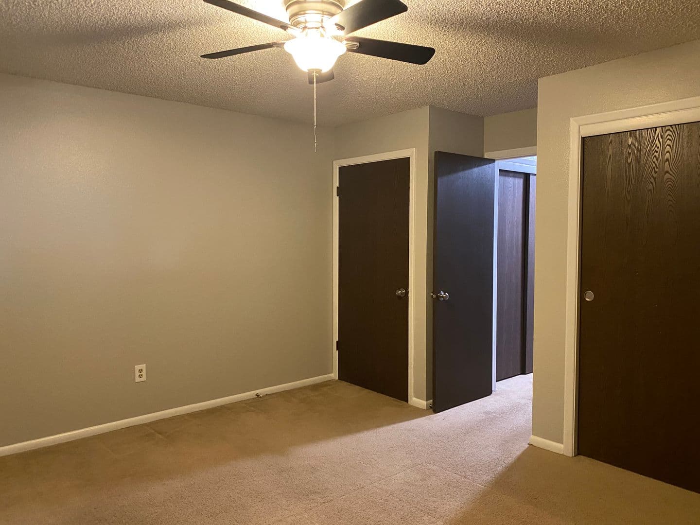 Cheyenne Apartment: 4715 E 13th St