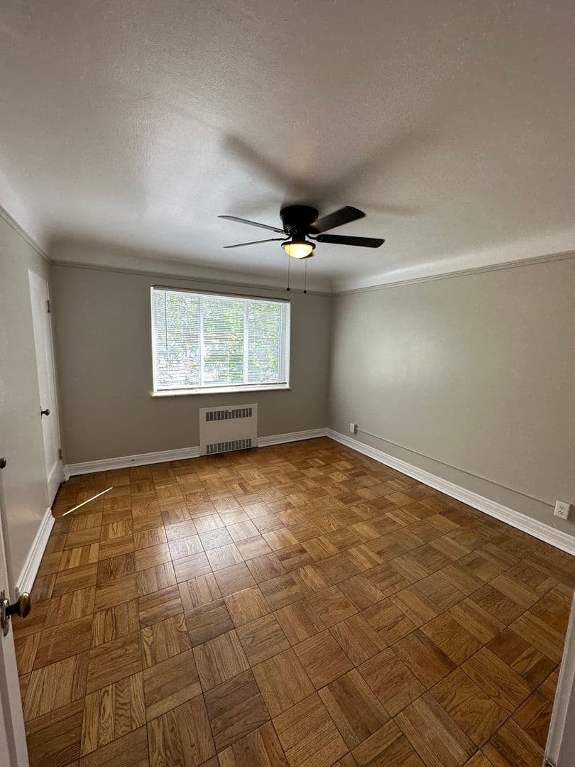 Cheyenne Apartment: 301 E 21st St