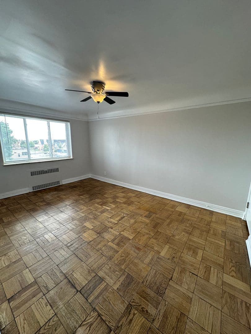Cheyenne Apartment: 301 E 21st St