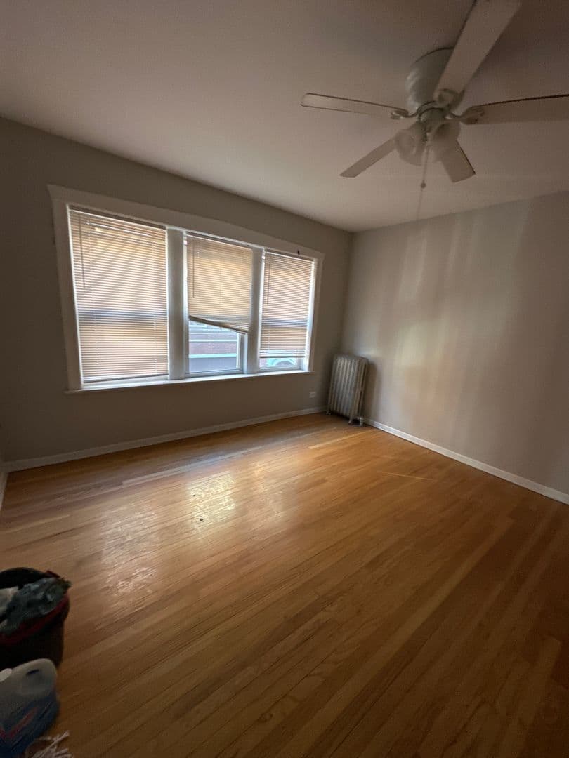 Chicago Apartment: 8101 South Ingleside Avenue