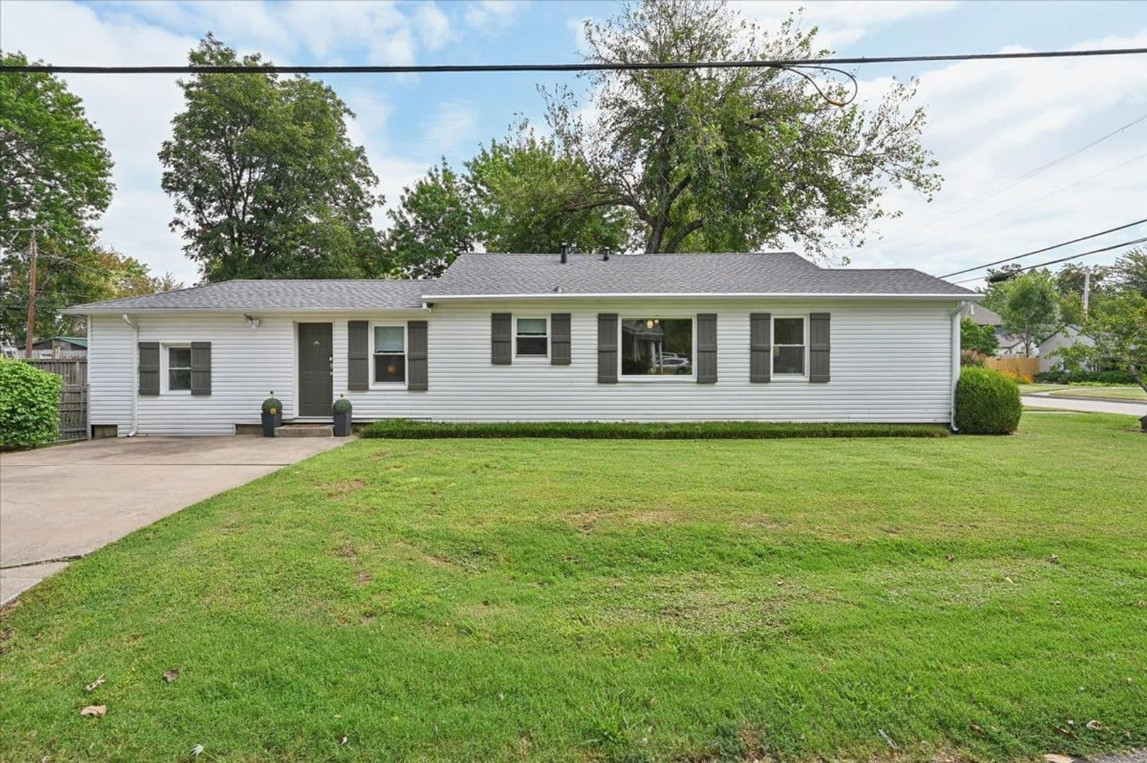 Tulsa House: 1103 E 39th St
