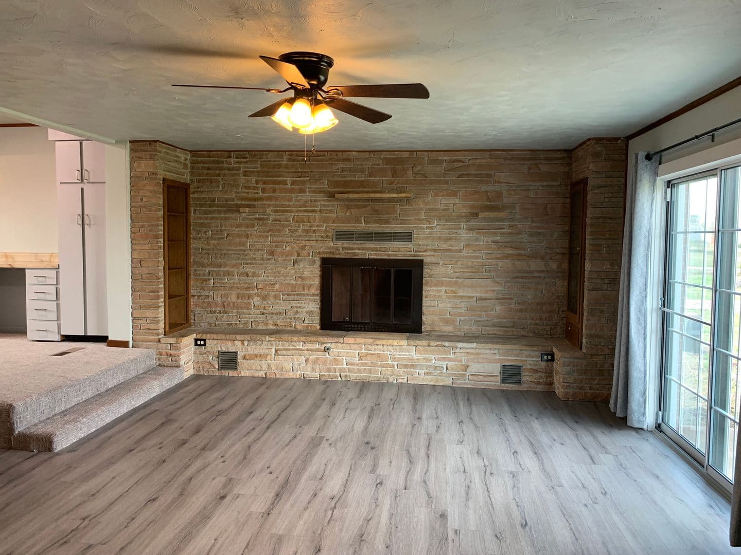 Collinsville House: 12334 N 177th E Ave