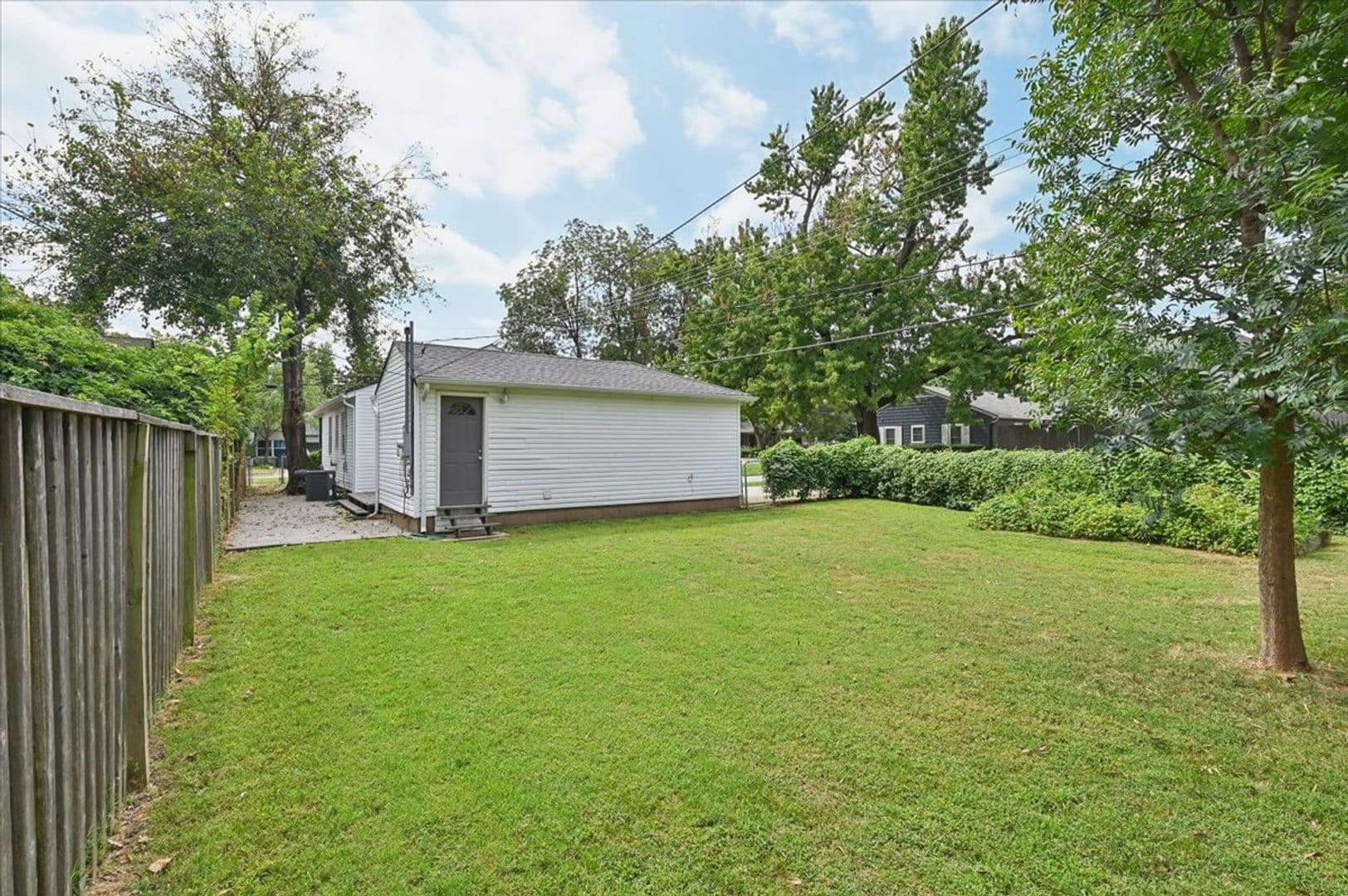Tulsa House: 1103 E 39th St