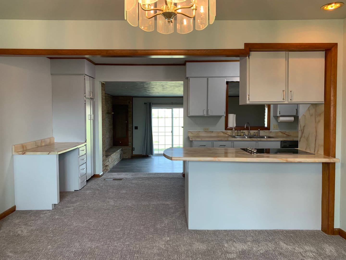 Collinsville House: 12334 N 177th E Ave