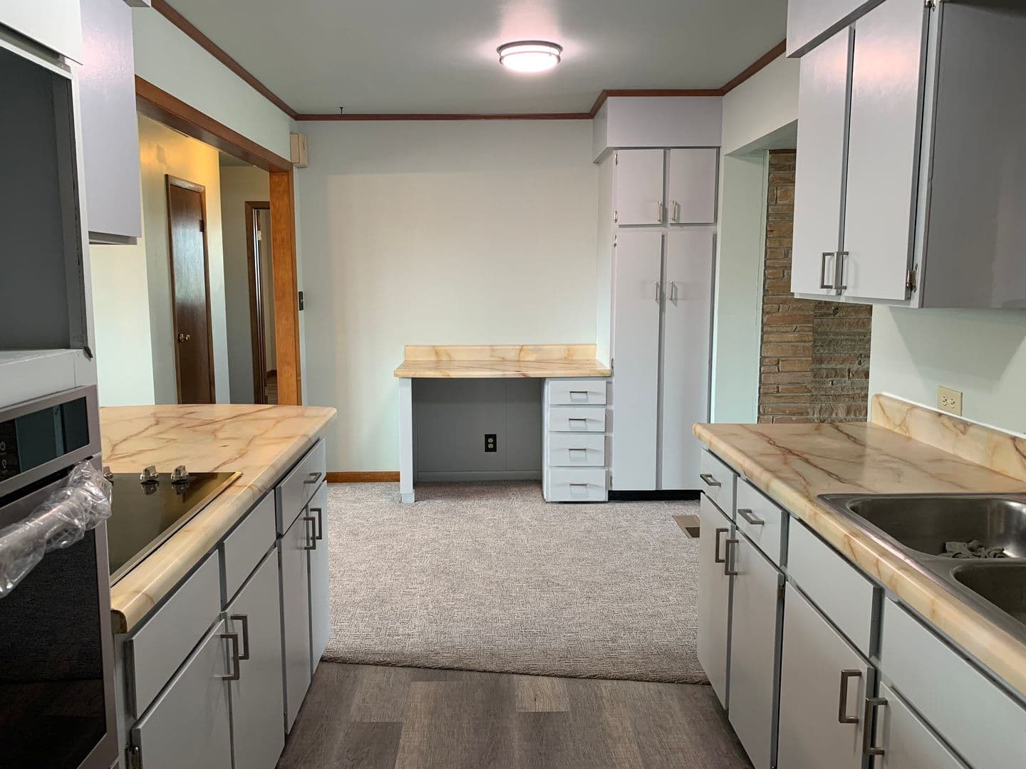 Collinsville House: 12334 N 177th E Ave