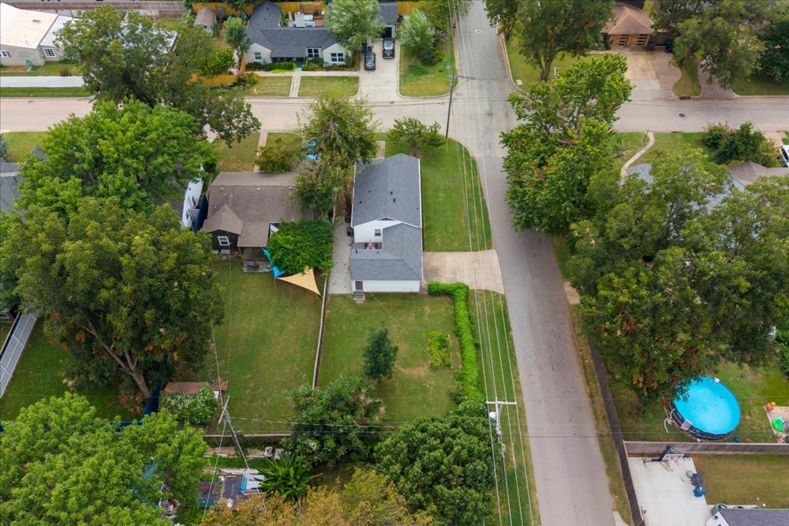 Tulsa House: 1103 E 39th St