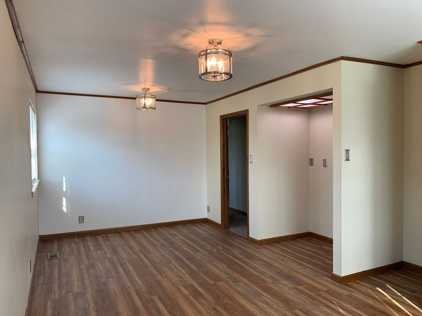 Collinsville House: 12334 N 177th E Ave