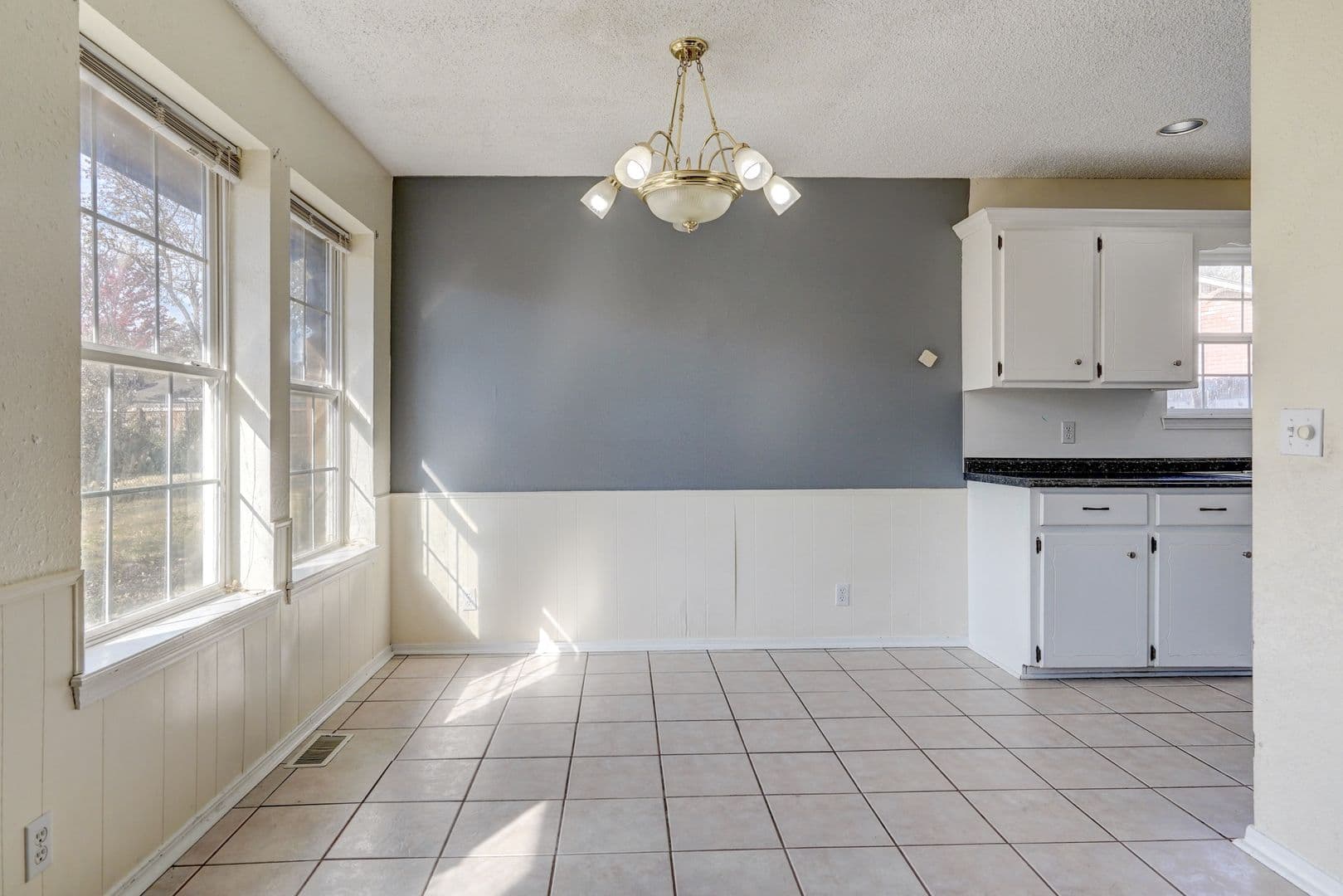 Tulsa House: 3206 S 148th Pl