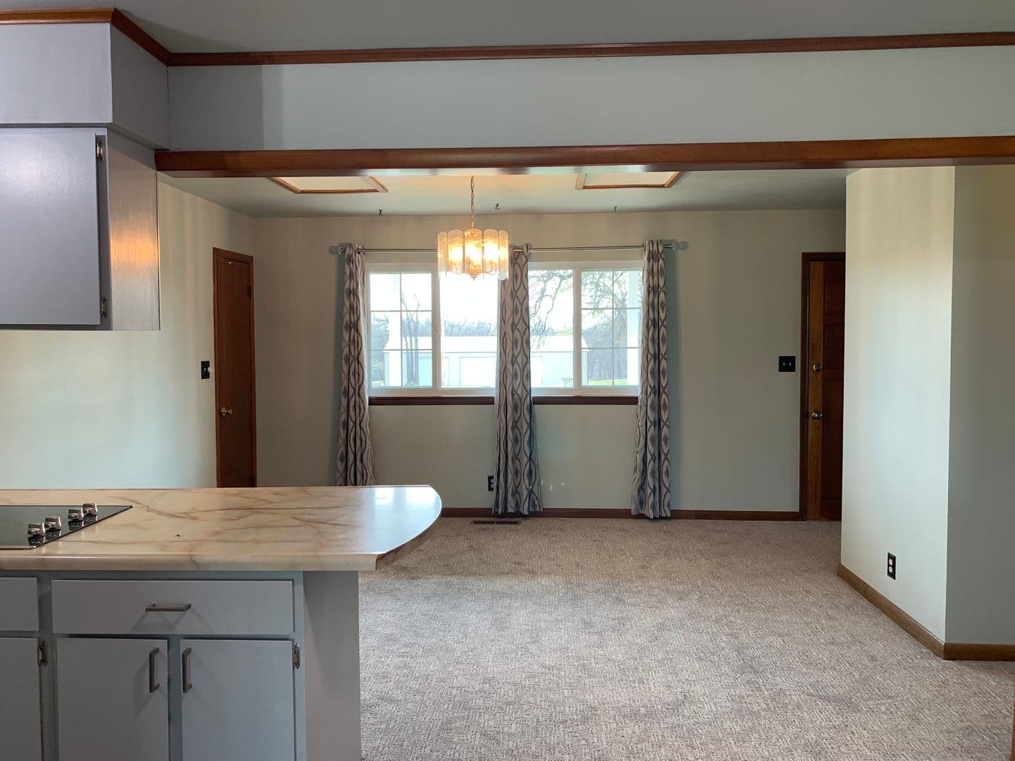 Collinsville House: 12334 N 177th E Ave