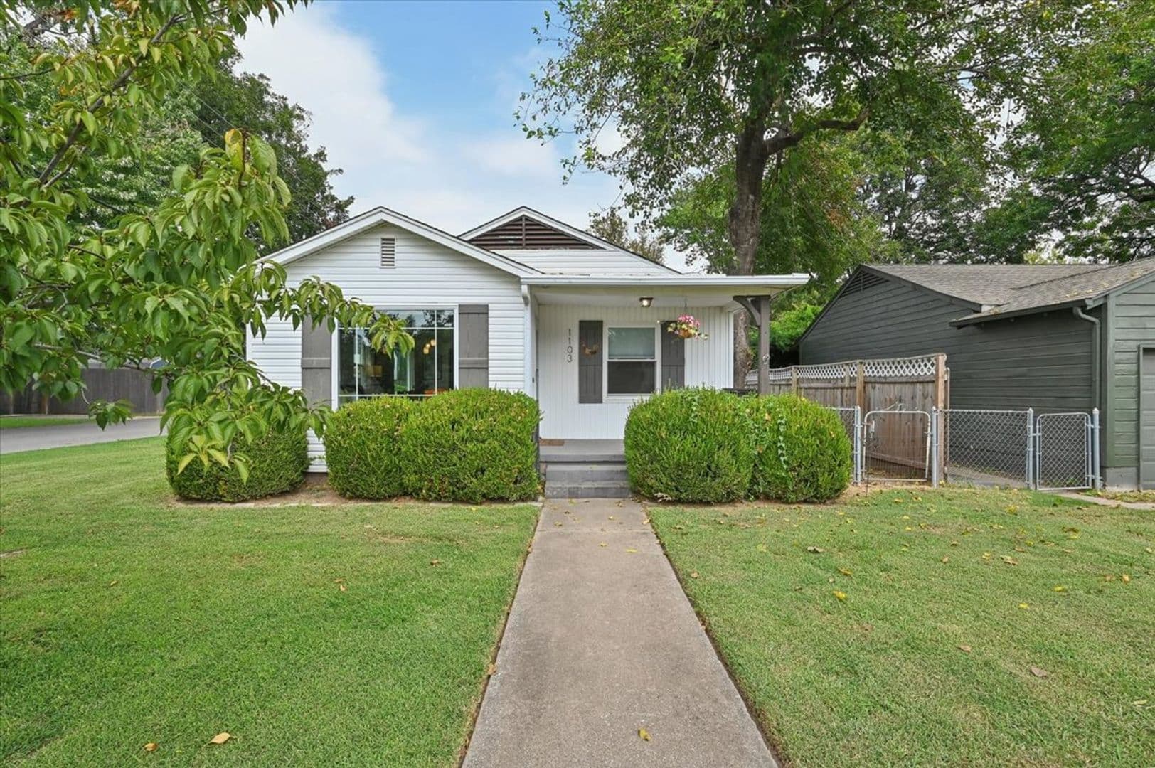 Tulsa House: 1103 E 39th St