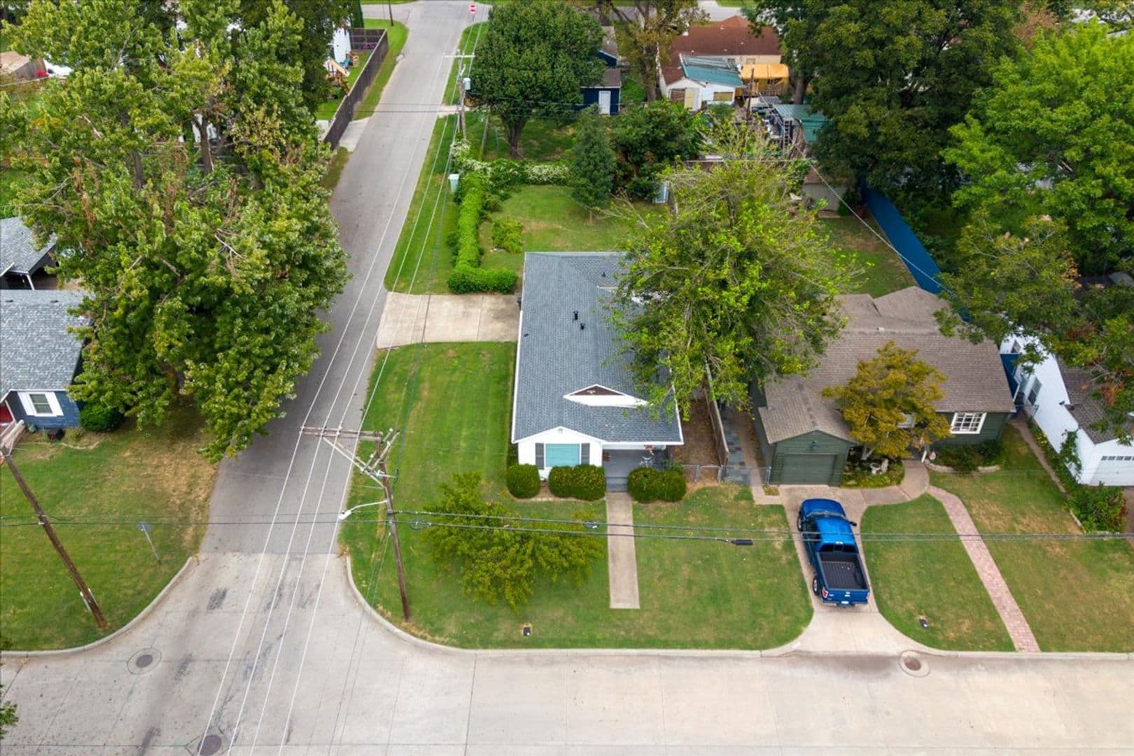 Tulsa House: 1103 E 39th St