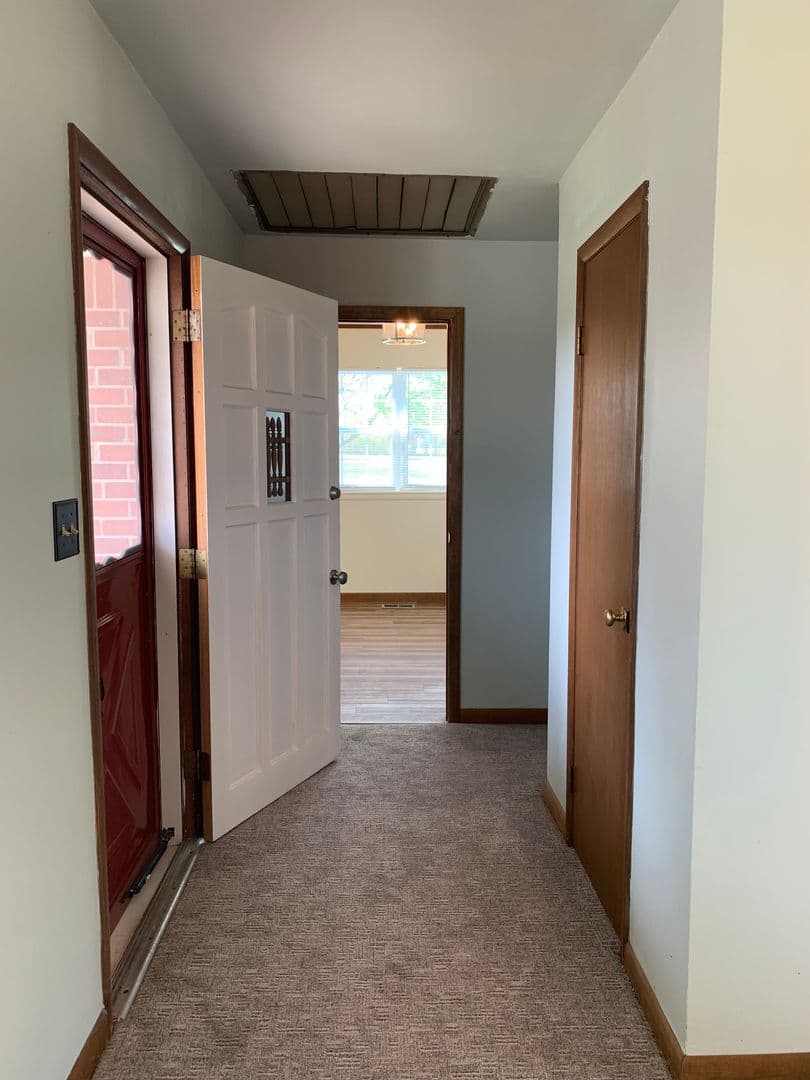 Collinsville House: 12334 N 177th E Ave