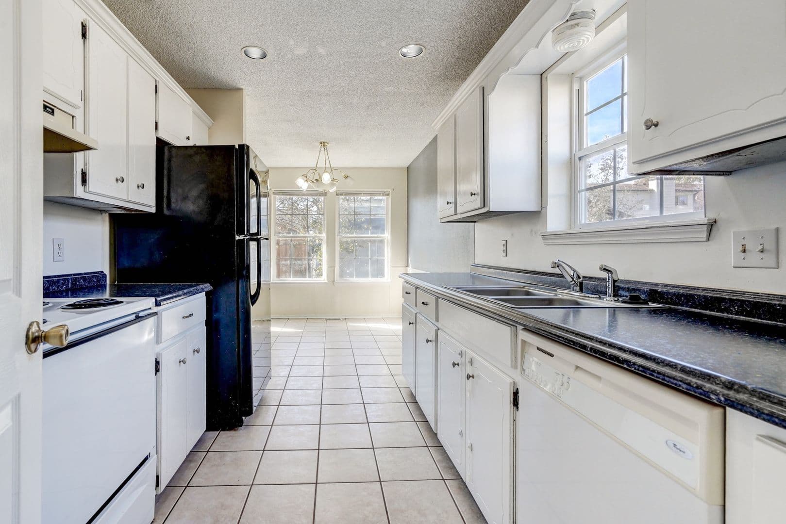 Tulsa House: 3206 S 148th Pl