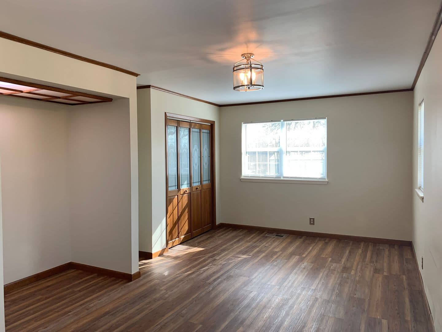 Collinsville House: 12334 N 177th E Ave