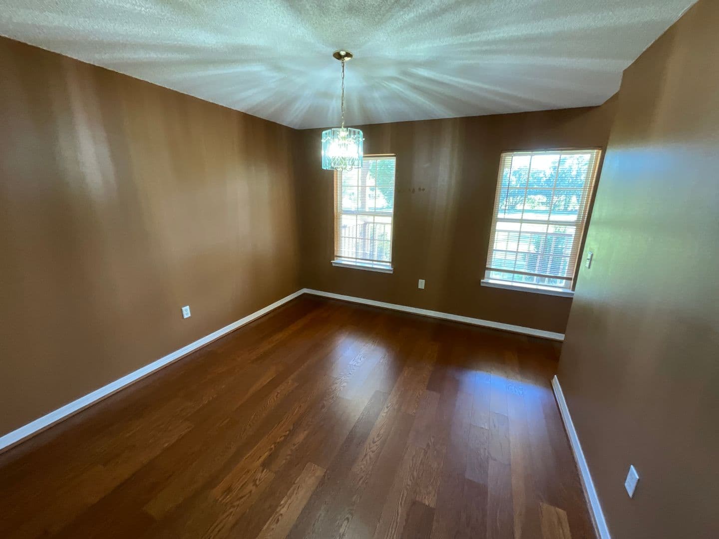 Marianna House: 3740 Skyview Rd