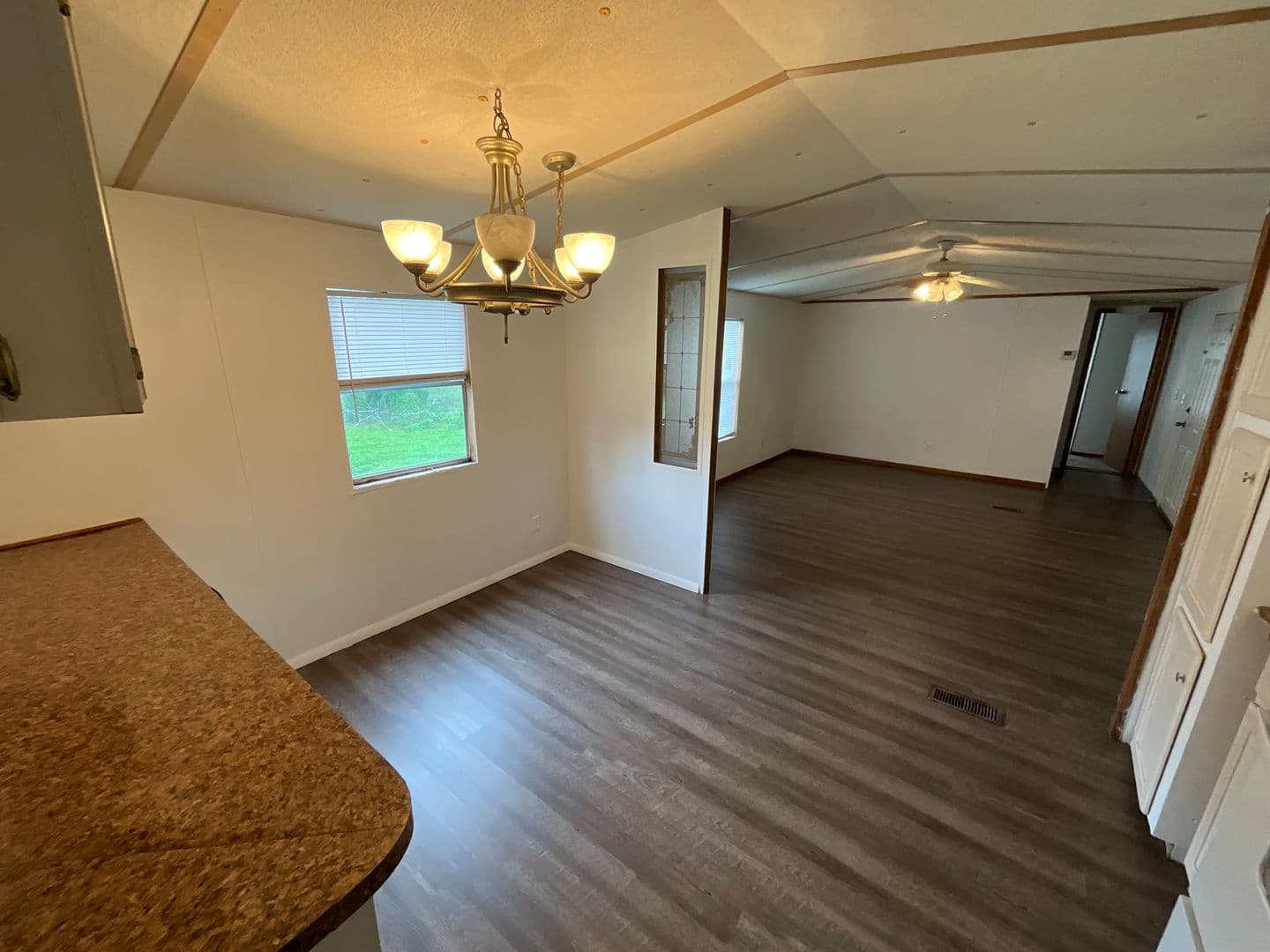 Cottondale Apartment: Mobile Home Park