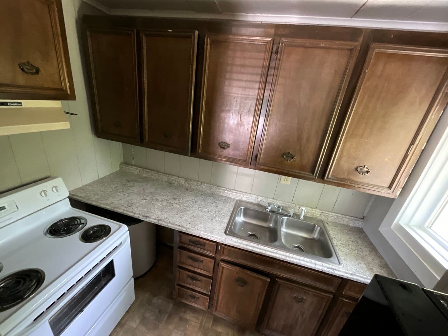 Bonifay House: 125 Hill Loop
