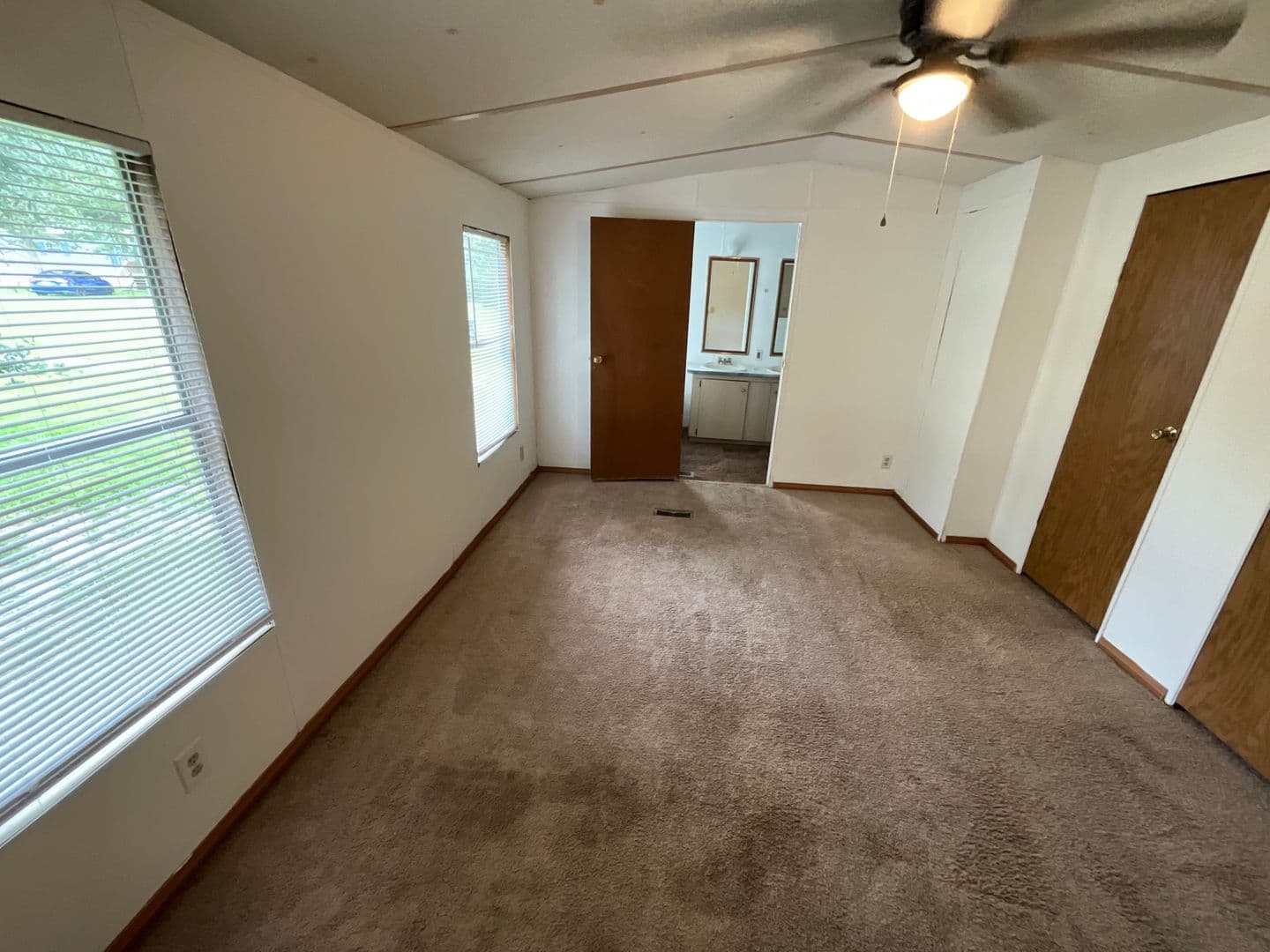 Cottondale Apartment: Mobile Home Park