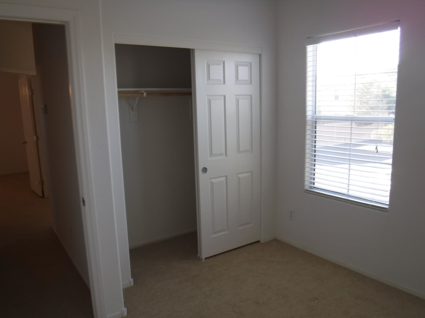 Las Vegas House: 127 Manor House Avenue