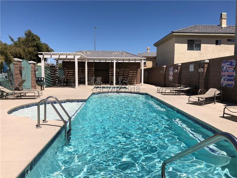 Las Vegas House: 127 Manor House Avenue