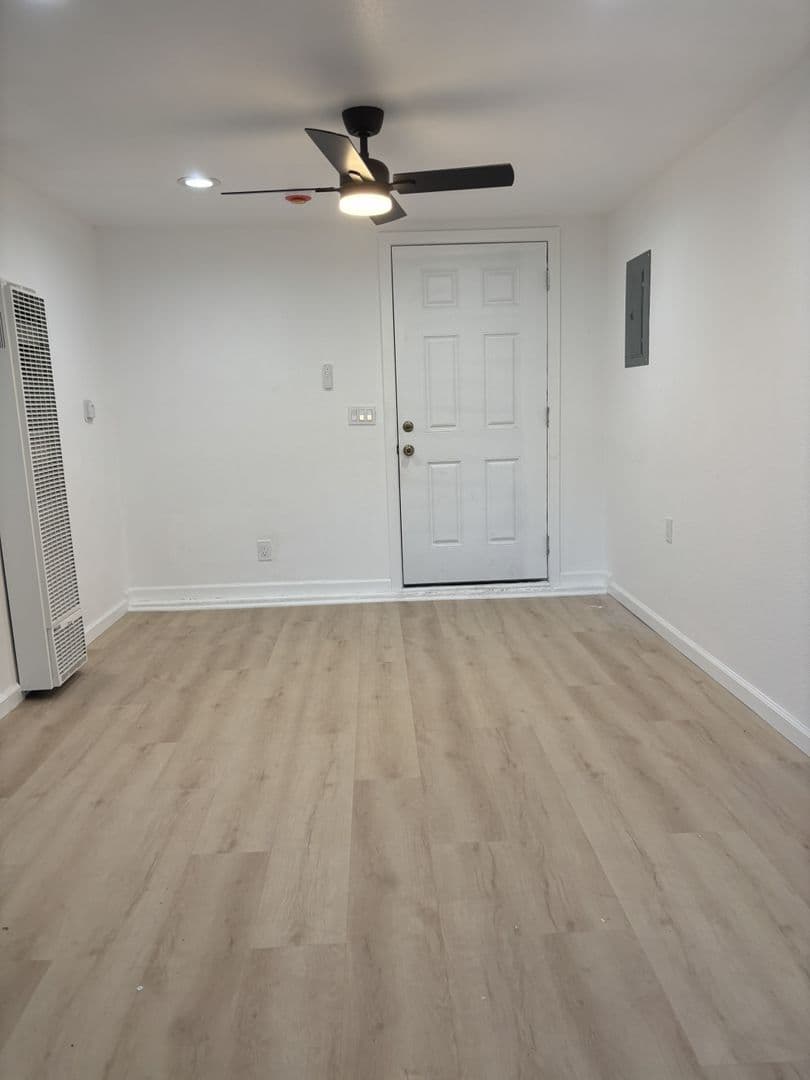Santa Maria House: 218 Oak St. Unit A