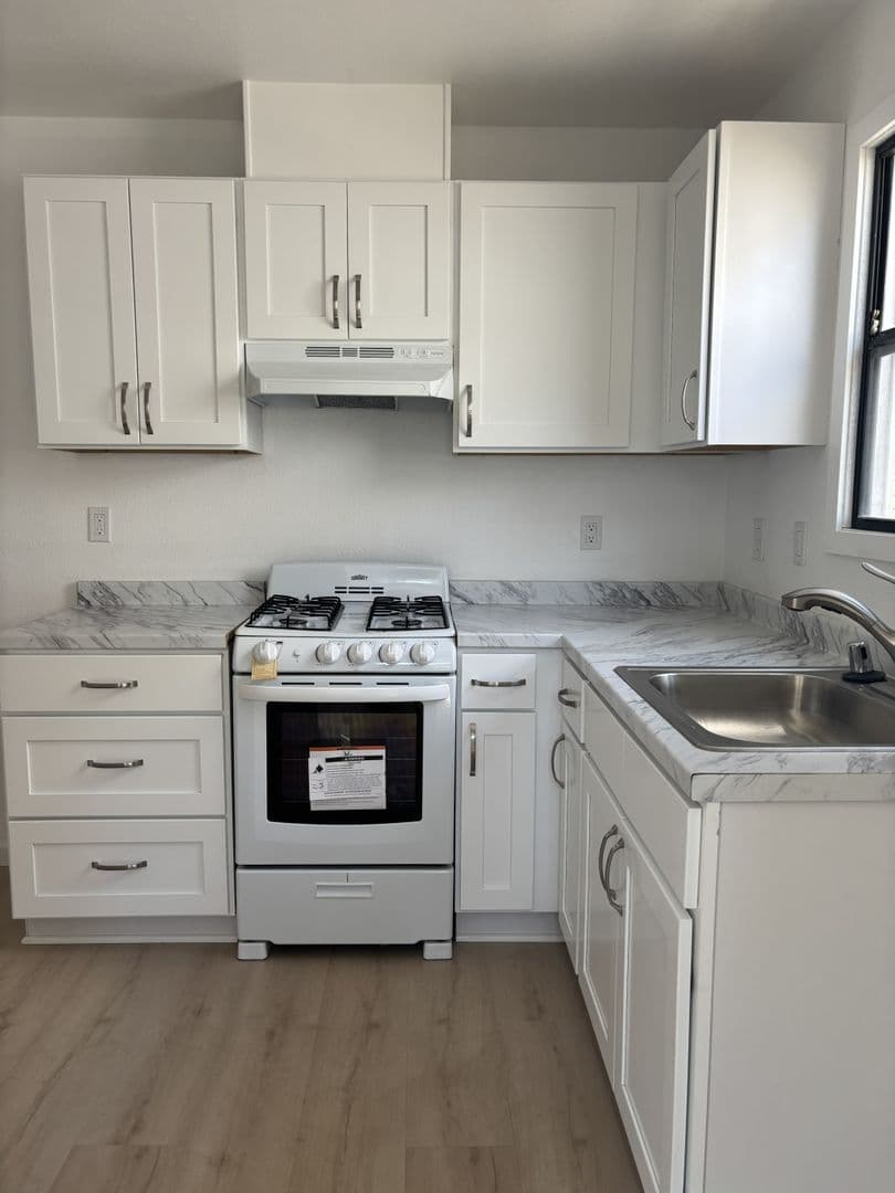 Santa Maria House: 218 Oak St. Unit A