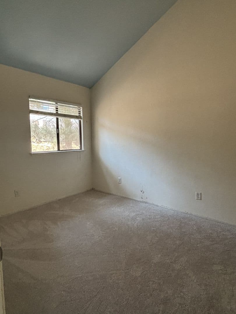 Santa Maria House: 425 N. Center Ct.