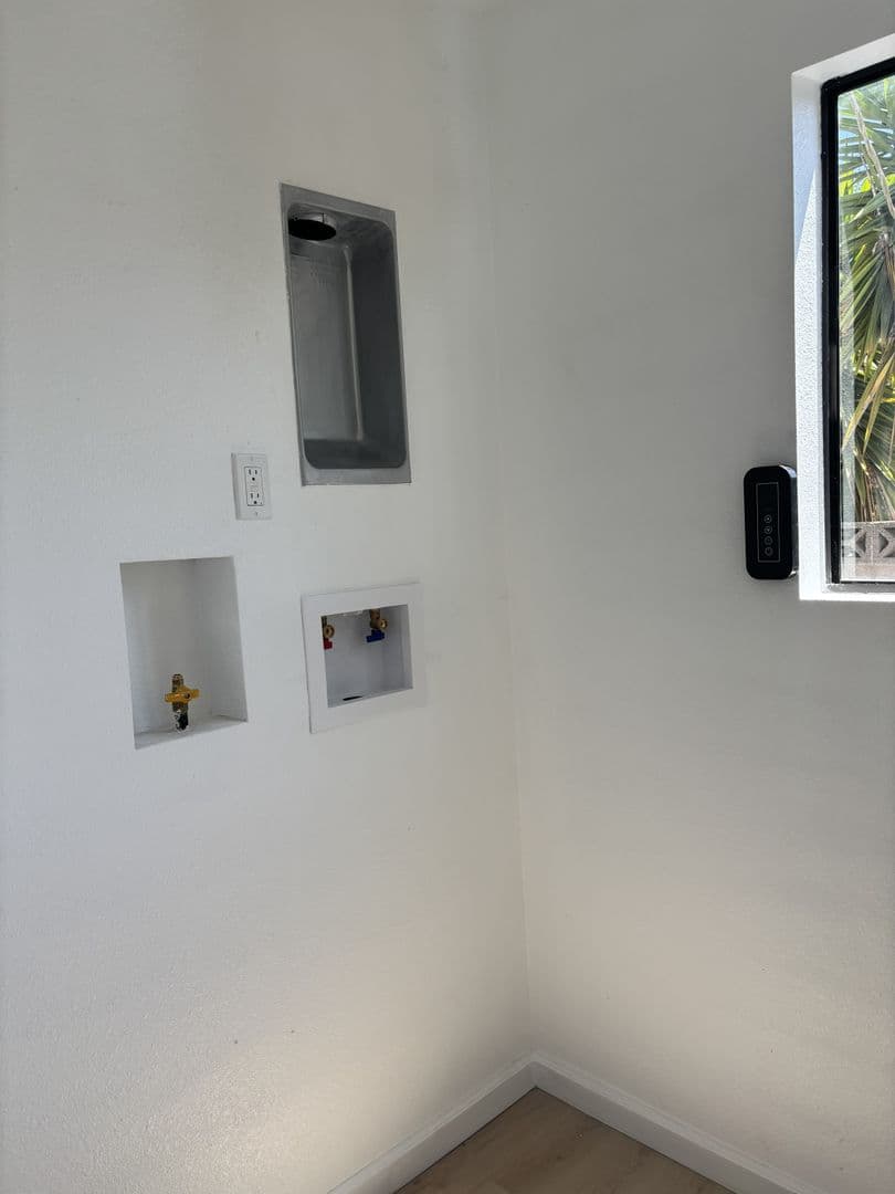Santa Maria House: 218 Oak St. Unit A