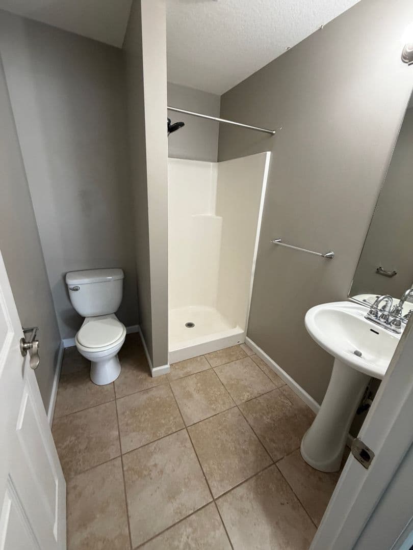 Benton Apartment: 305 Tara Court