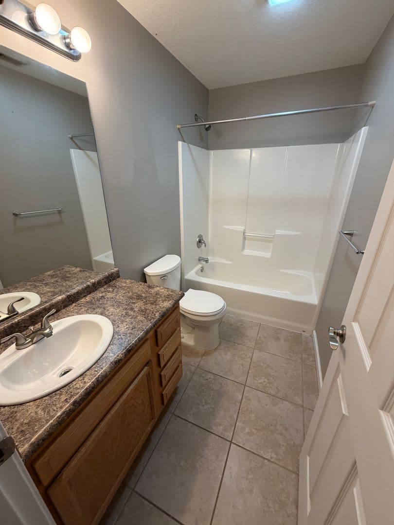 Benton Apartment: 305 Tara Court