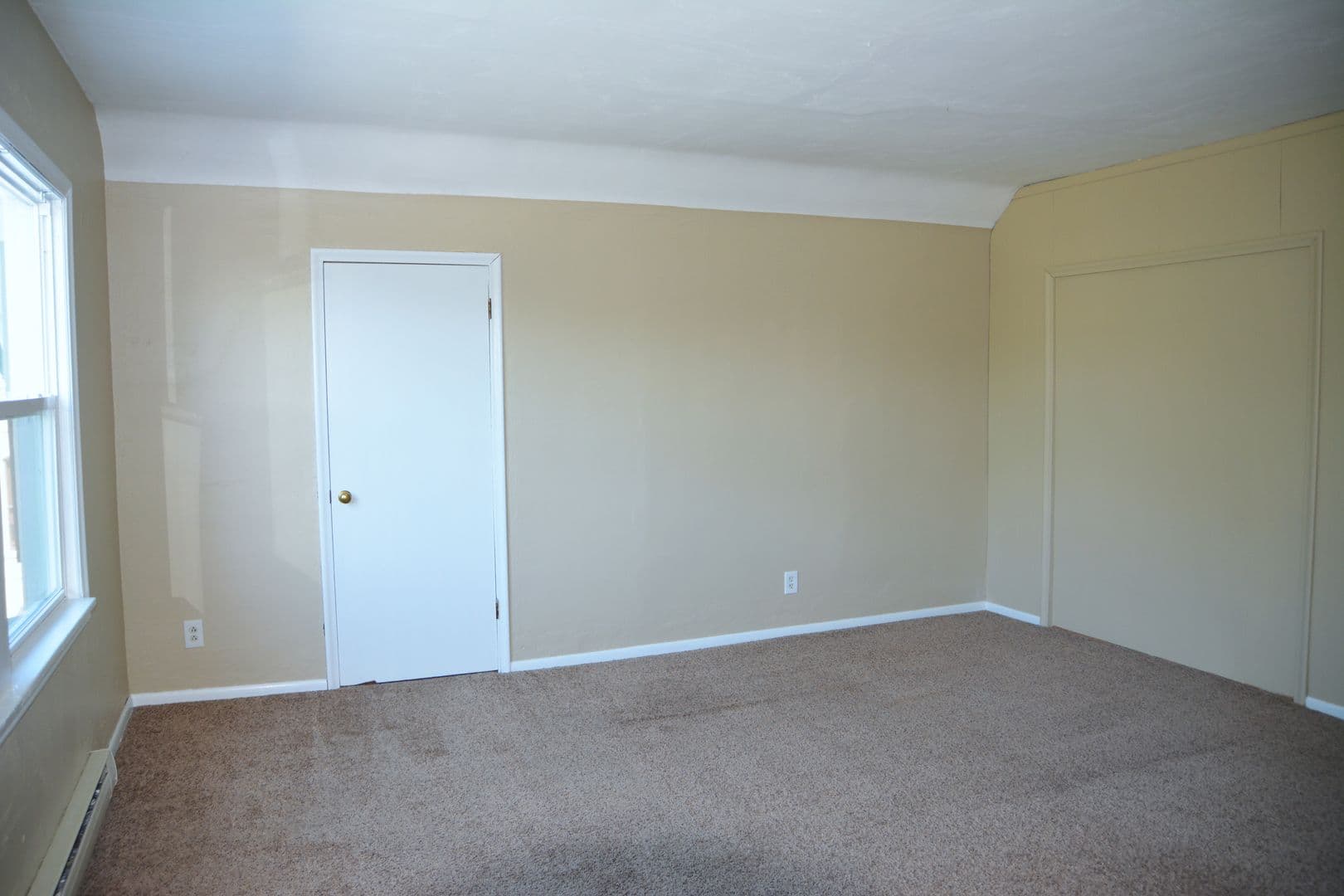 Minneapolis Apartment: 711 West 28th St