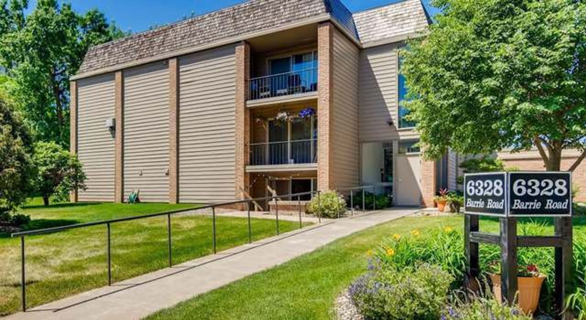 Edina Apartment: 6328 Barrie Rd