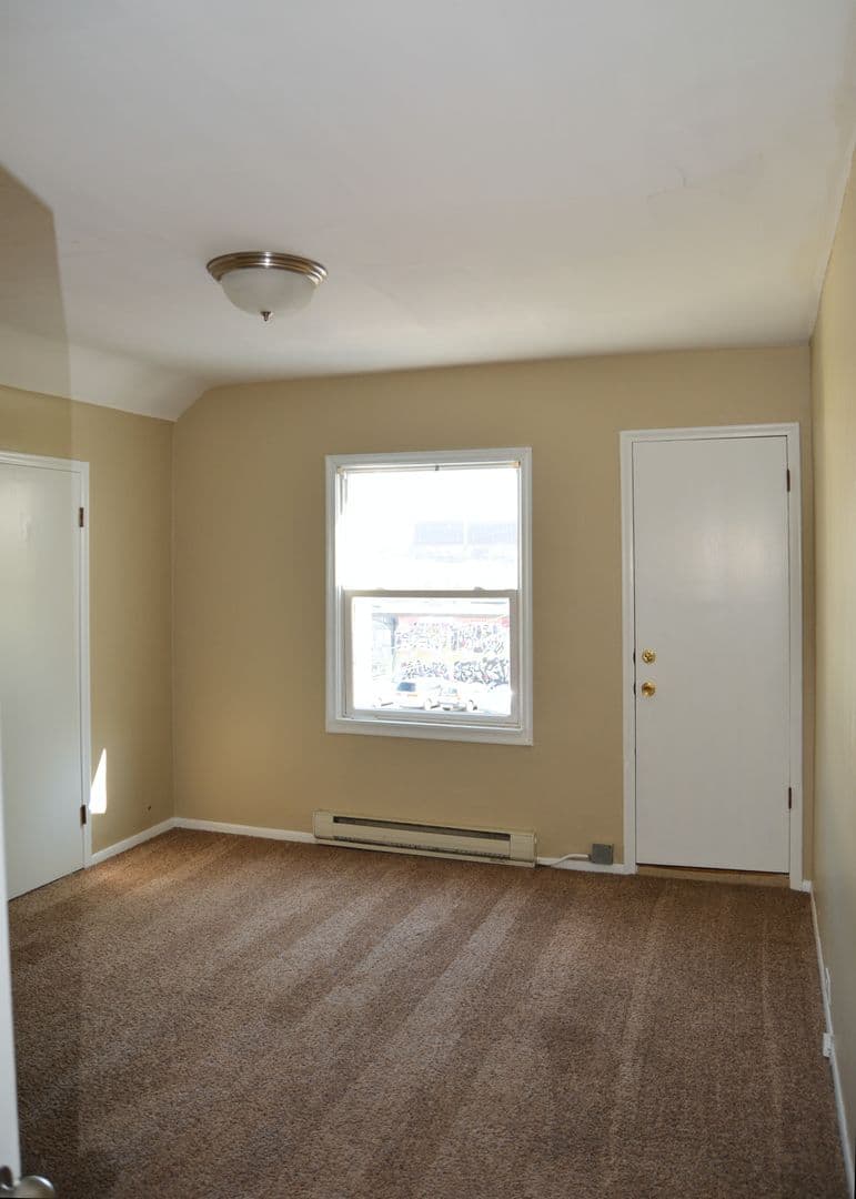 Minneapolis Apartment: 711 West 28th St