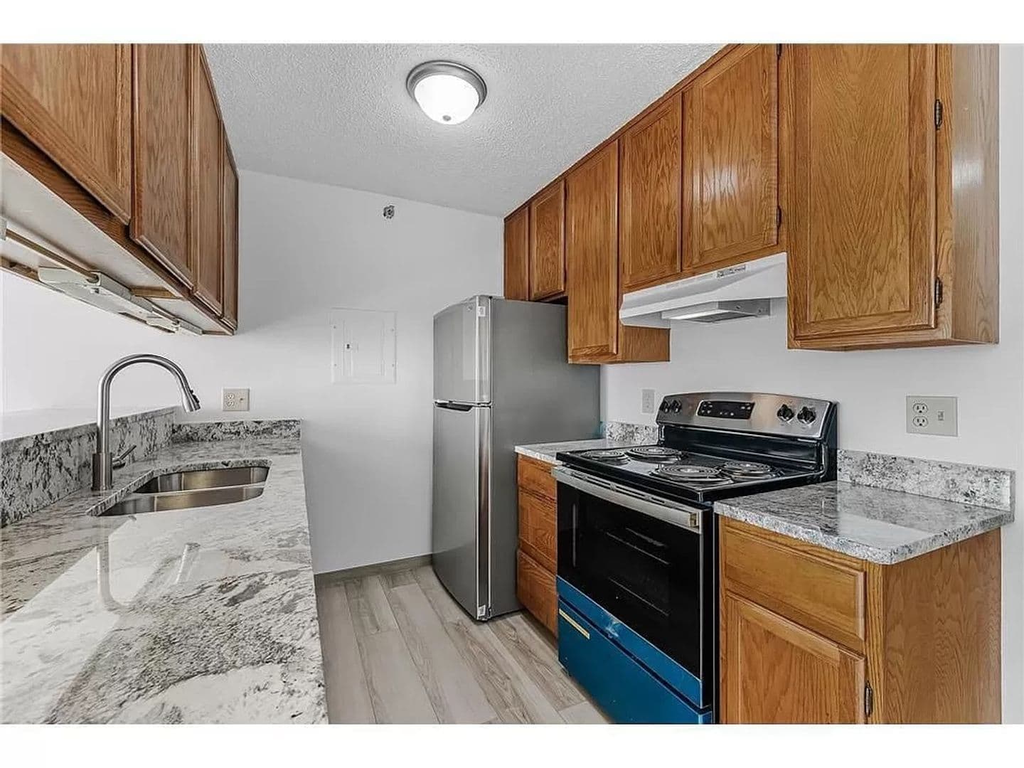 Minneapols Apartment: 433 S 7th St