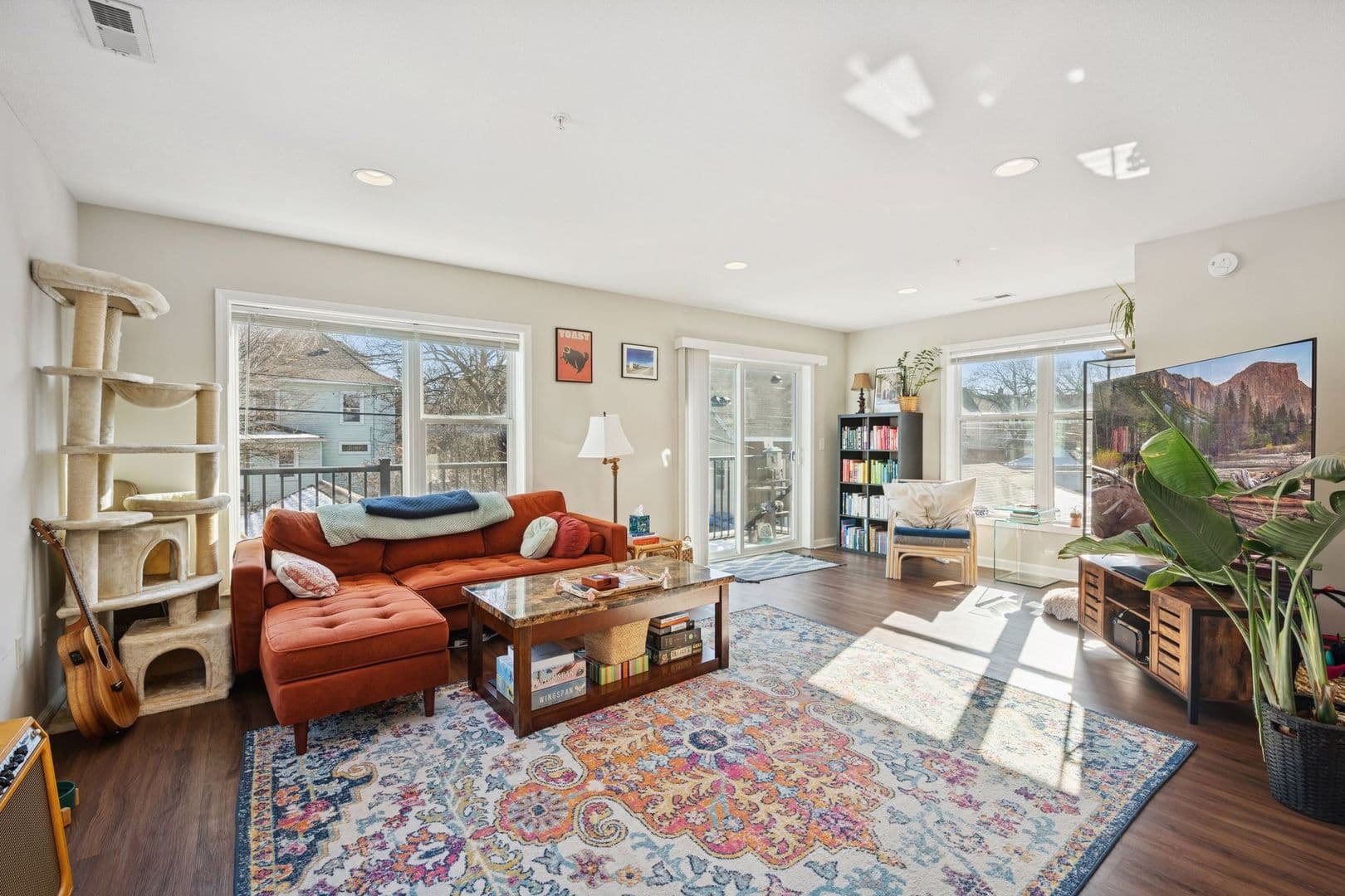 Minneapolis Apartment: 2449 Lyndale Ave S